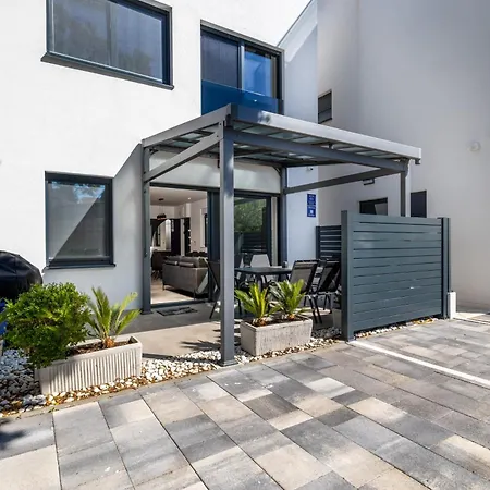 度假居 Premium House Oaza With Pool 沃迪切