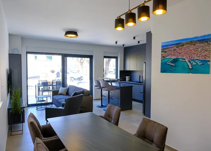 Premium House Oaza With Pool Vodice